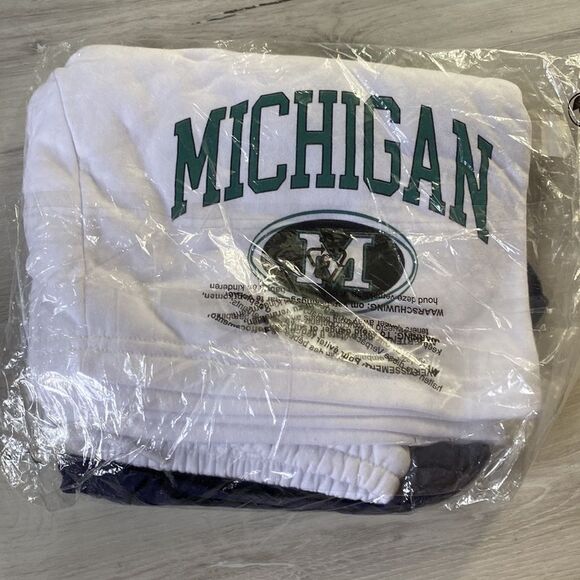 BOOHOO MAN OVERSIZED MICHIGAN T-SHIRT AND SHORT SET‎ S NWT IN PACKAGING - Picture 5 of 5